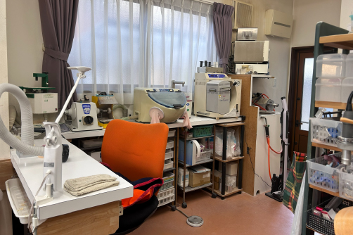 歯科医院様のご要望に対応する歯科技工所の作業環境